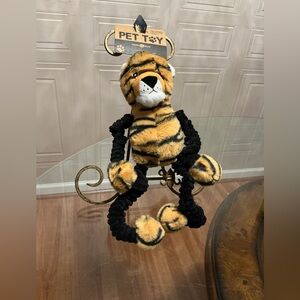 Giftable World Extended Arms And Legs Dog Toy Squeaker, Very Solf Lion